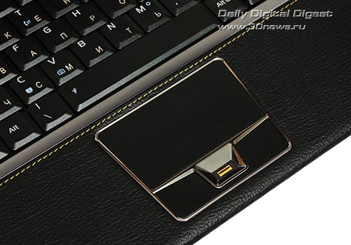 ASUS Lamborghini VX3. Сенсорная панель, устройство считывания отпечатков пальцев